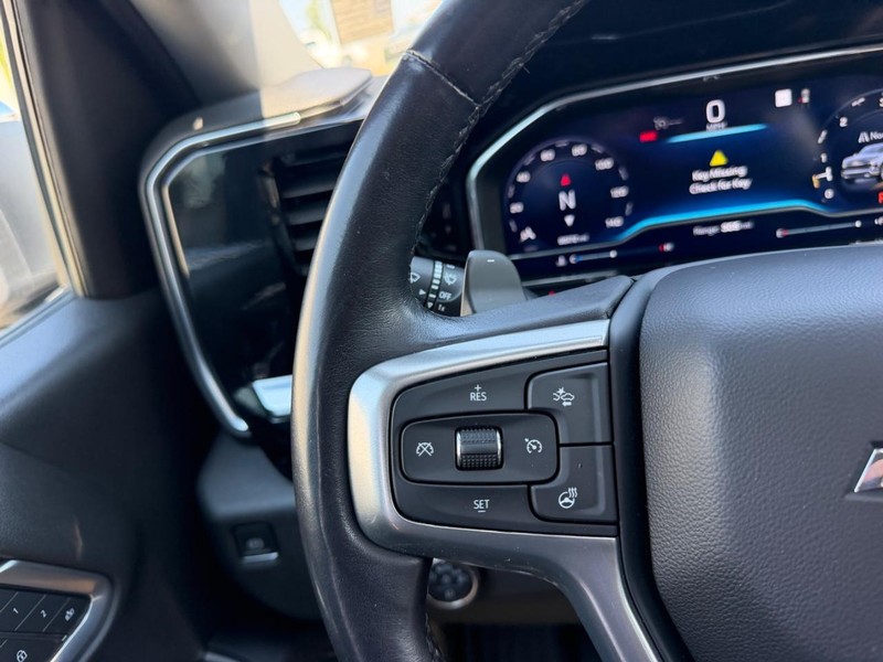 Chevrolet Silverado 1500 Vehicle Full-screen Gallery Image 11