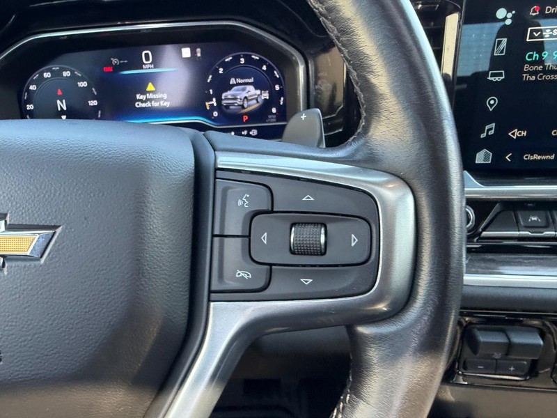 Chevrolet Silverado 1500 Vehicle Full-screen Gallery Image 12