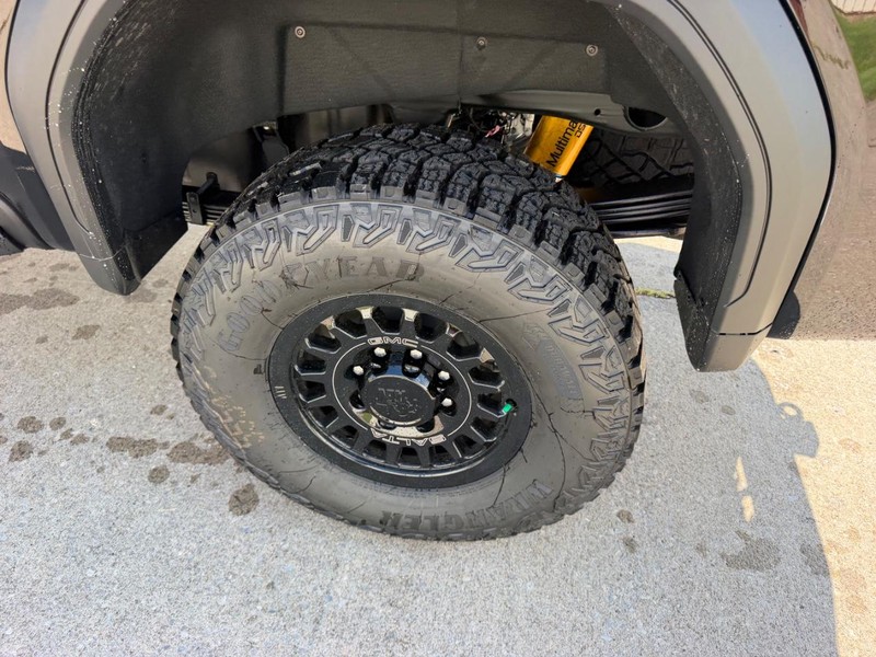 GMC Sierra 2500HD Vehicle Full-screen Gallery Image 6