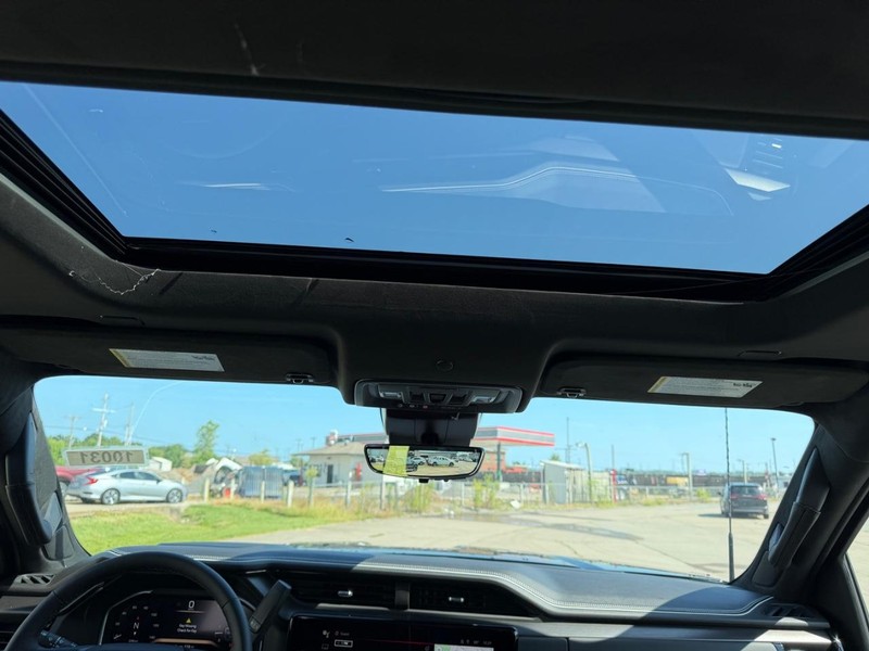 GMC Sierra 2500HD Vehicle Full-screen Gallery Image 8