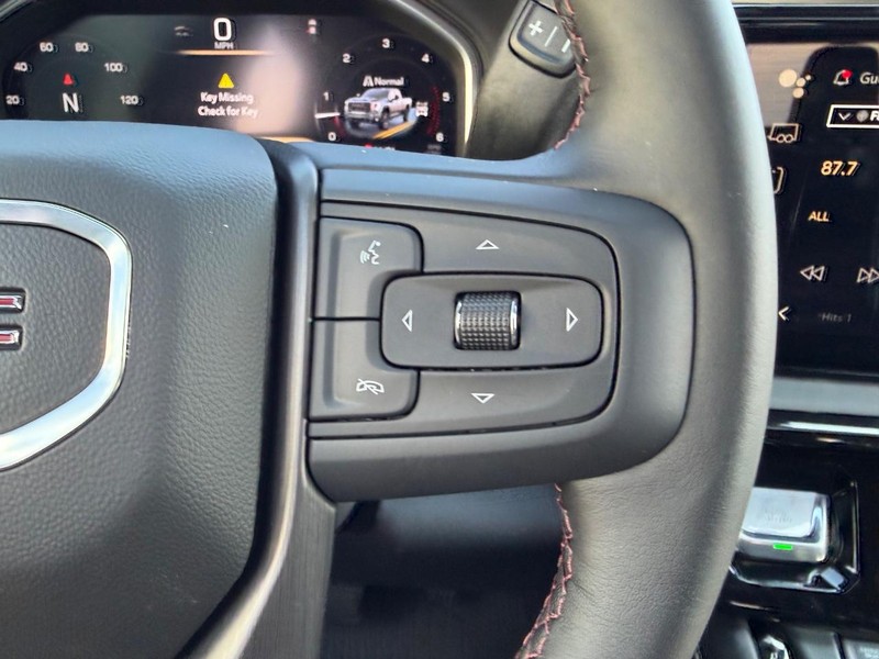 GMC Sierra 2500HD Vehicle Full-screen Gallery Image 12