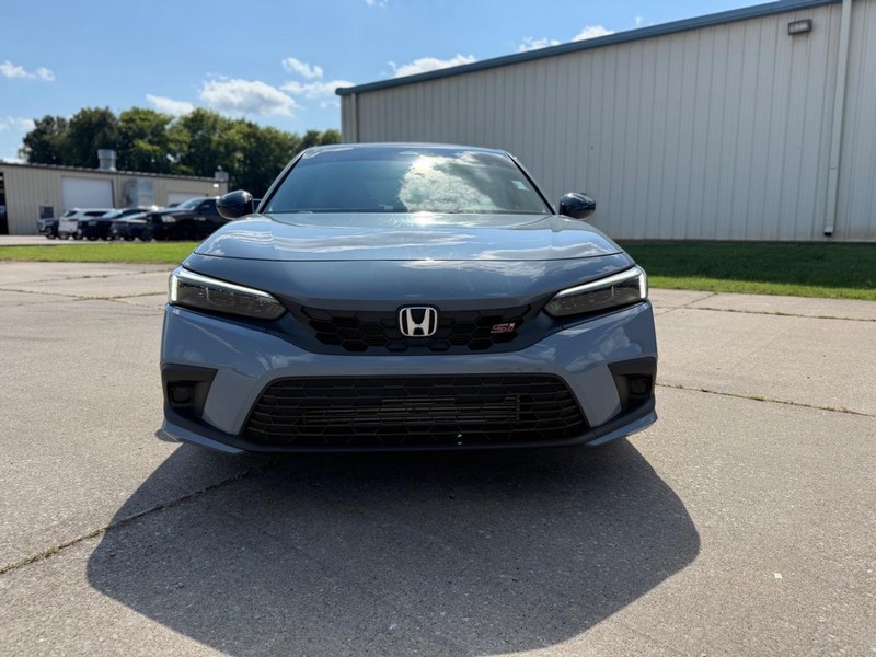 Honda Civic Si Vehicle Full-screen Gallery Image 2