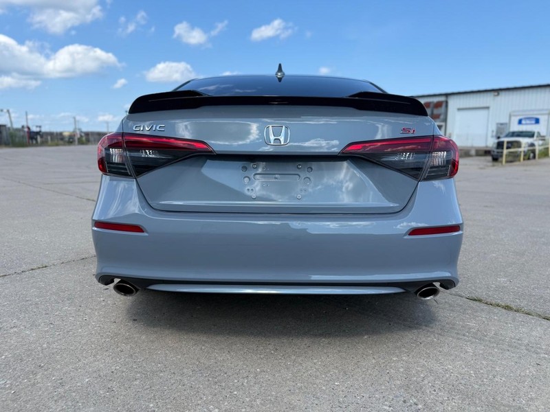 Honda Civic Si Vehicle Full-screen Gallery Image 4