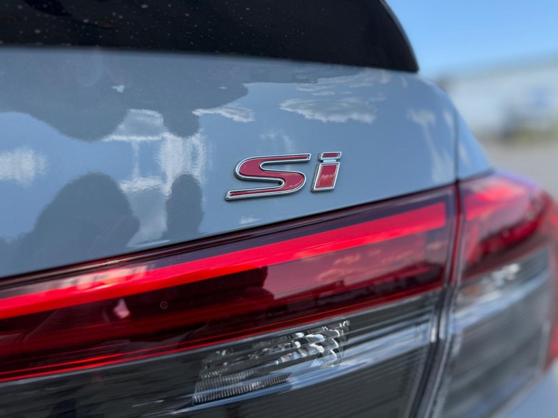 Honda Civic Si Vehicle Full-screen Gallery Image 5
