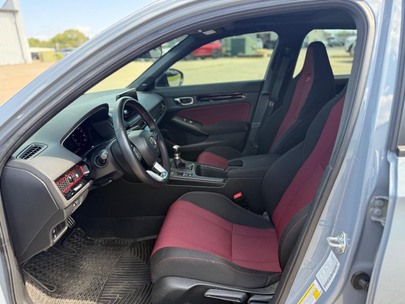 Honda Civic Si Vehicle Full-screen Gallery Image 8