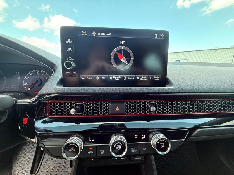 Honda Civic Si Vehicle Full-screen Gallery Image 13