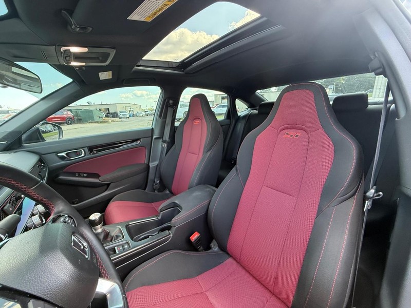 Honda Civic Si Vehicle Full-screen Gallery Image 16