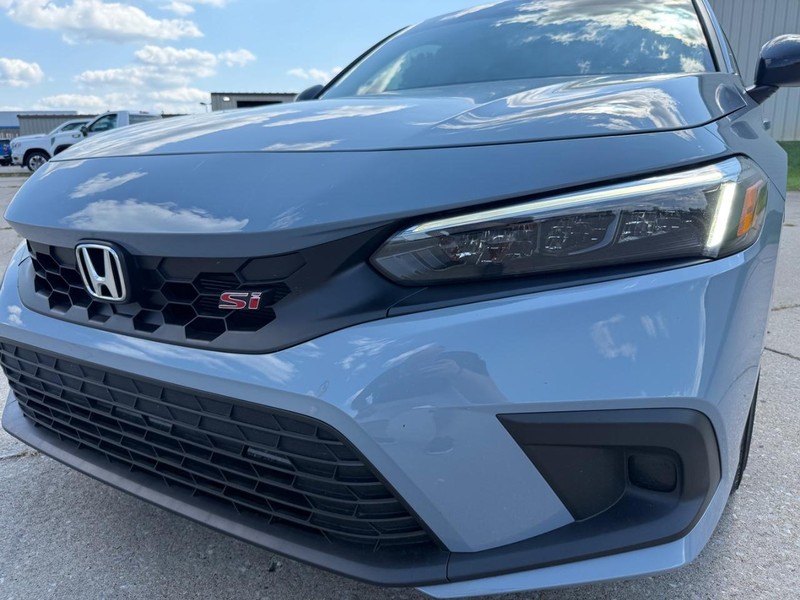 Honda Civic Si Vehicle Full-screen Gallery Image 25