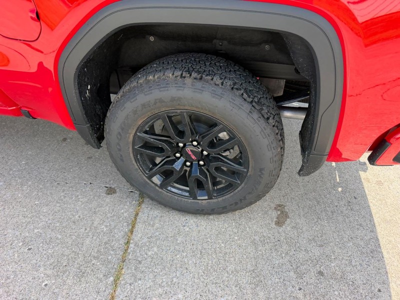 GMC Sierra 1500 Vehicle Full-screen Gallery Image 6