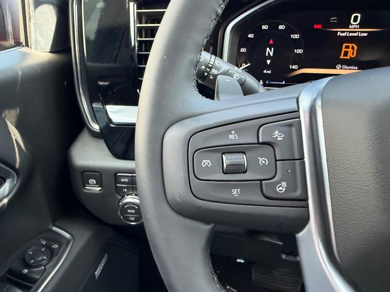 GMC Sierra 1500 Vehicle Full-screen Gallery Image 10
