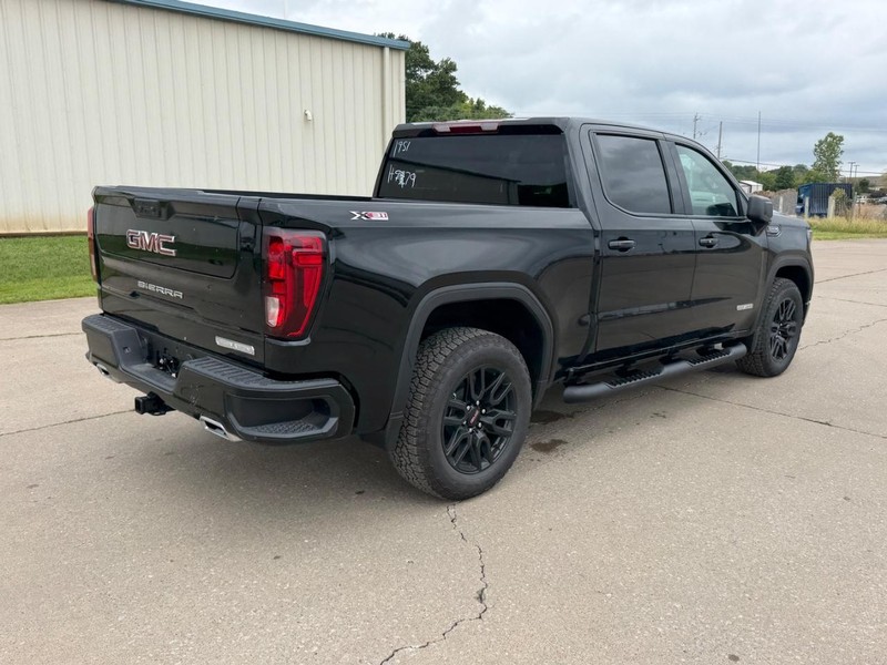 GMC Sierra 1500 Vehicle Full-screen Gallery Image 3