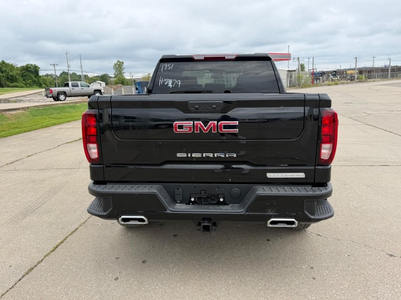 GMC Sierra 1500 Vehicle Full-screen Gallery Image 4