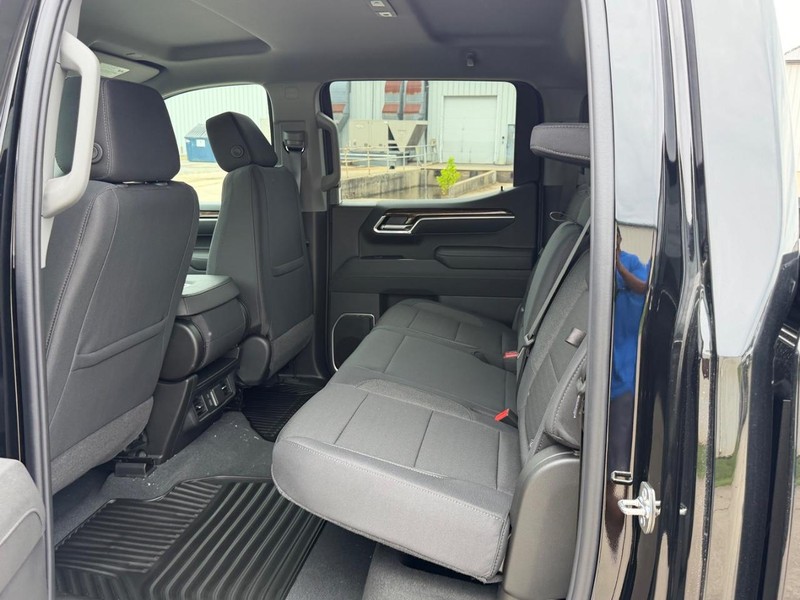GMC Sierra 1500 Vehicle Full-screen Gallery Image 7