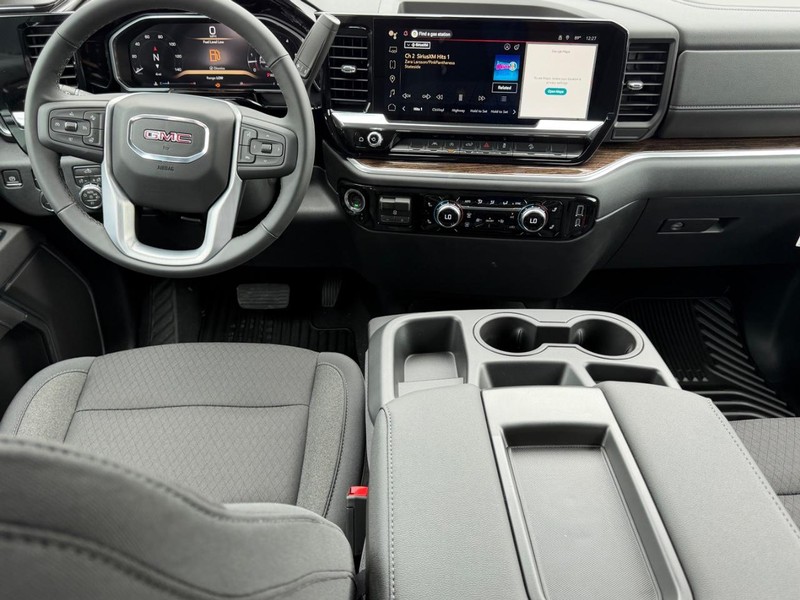 GMC Sierra 1500 Vehicle Full-screen Gallery Image 8