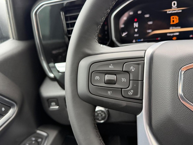GMC Sierra 1500 Vehicle Full-screen Gallery Image 10