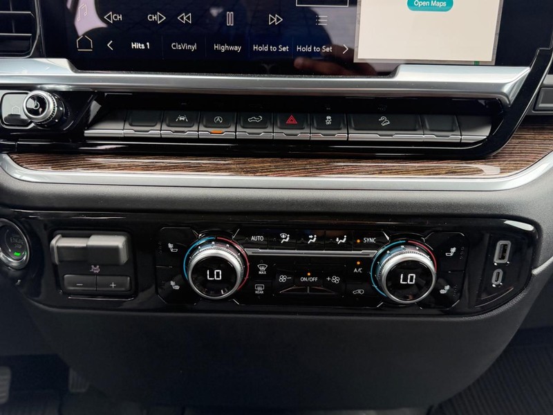 GMC Sierra 1500 Vehicle Full-screen Gallery Image 13