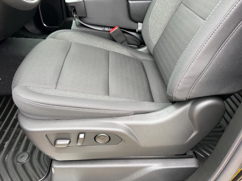 GMC Sierra 1500 Vehicle Full-screen Gallery Image 16