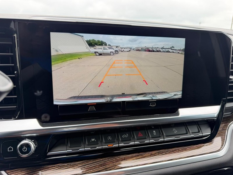 GMC Sierra 1500 Vehicle Full-screen Gallery Image 18