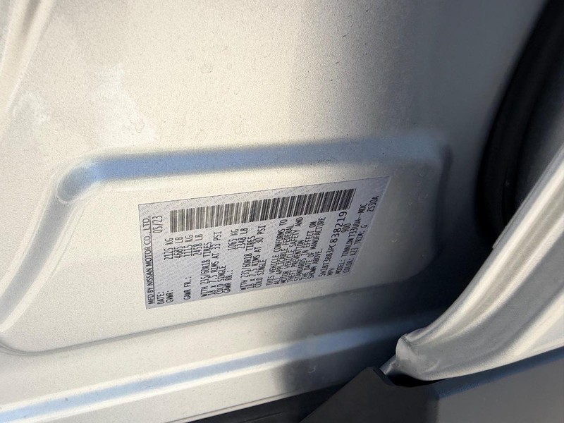 Nissan Rogue Vehicle Full-screen Gallery Image 20