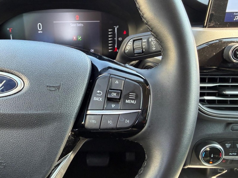 Ford Escape Vehicle Full-screen Gallery Image 13