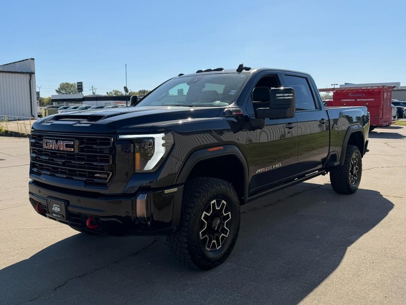 GMC Sierra 2500HD Vehicle Full-screen Gallery Image 8