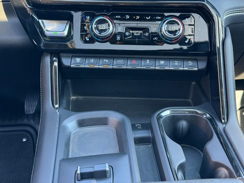 GMC Sierra 2500HD Vehicle Full-screen Gallery Image 16
