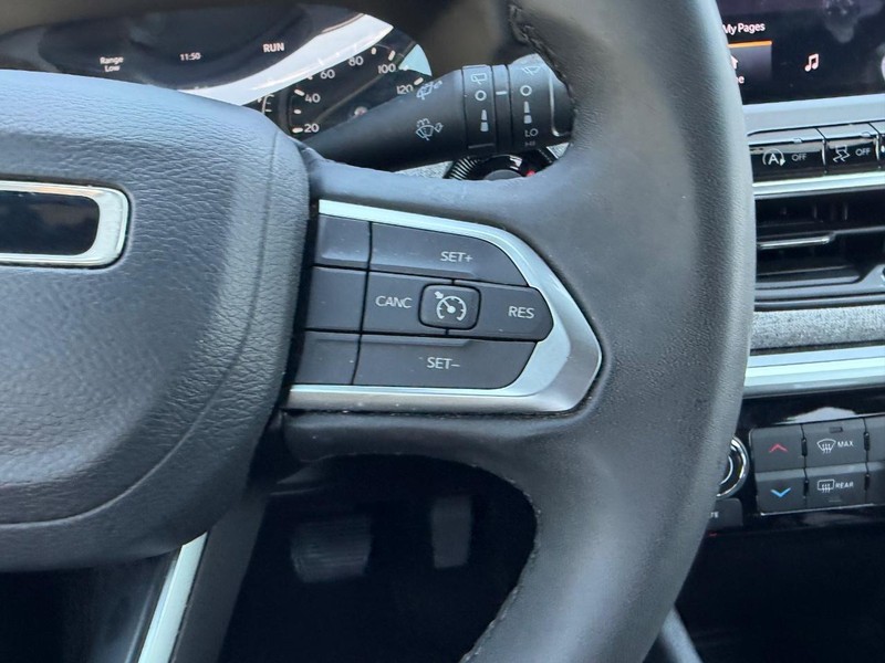 Jeep Compass Vehicle Full-screen Gallery Image 11