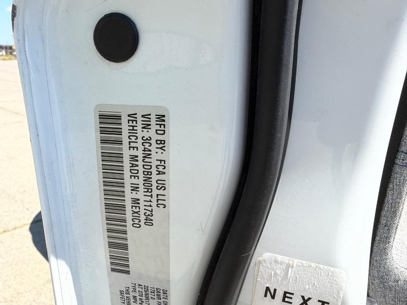 Jeep Compass Vehicle Full-screen Gallery Image 20