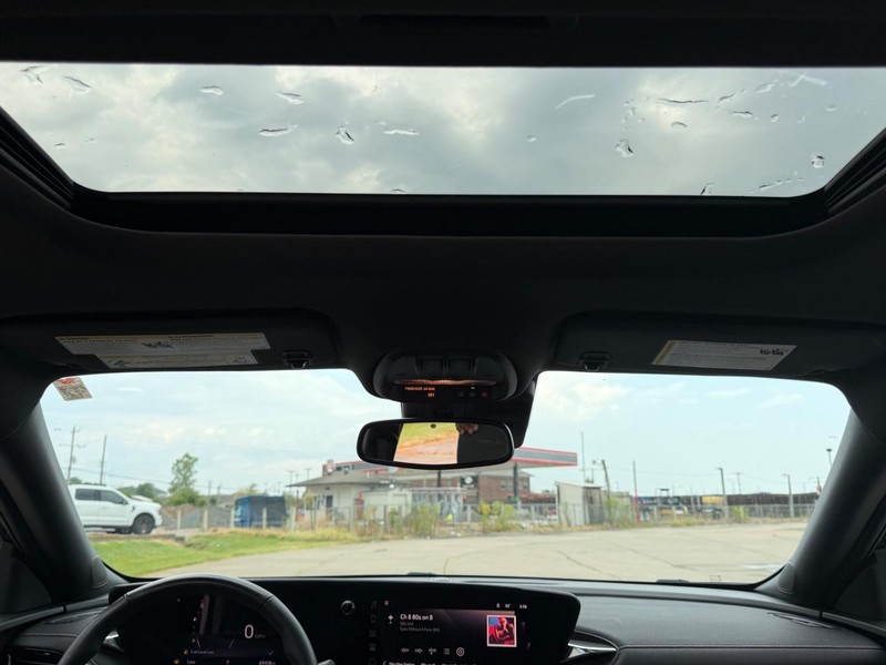 Buick Envista Vehicle Full-screen Gallery Image 9