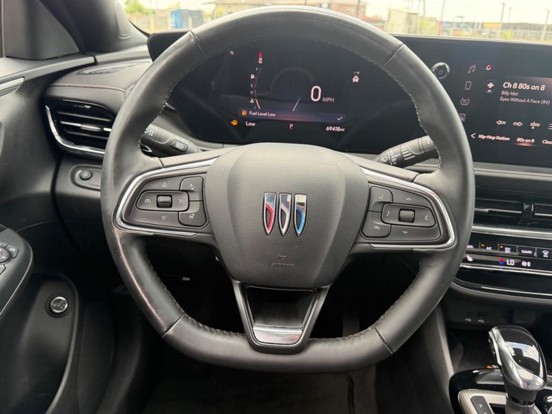 Buick Envista Vehicle Full-screen Gallery Image 11