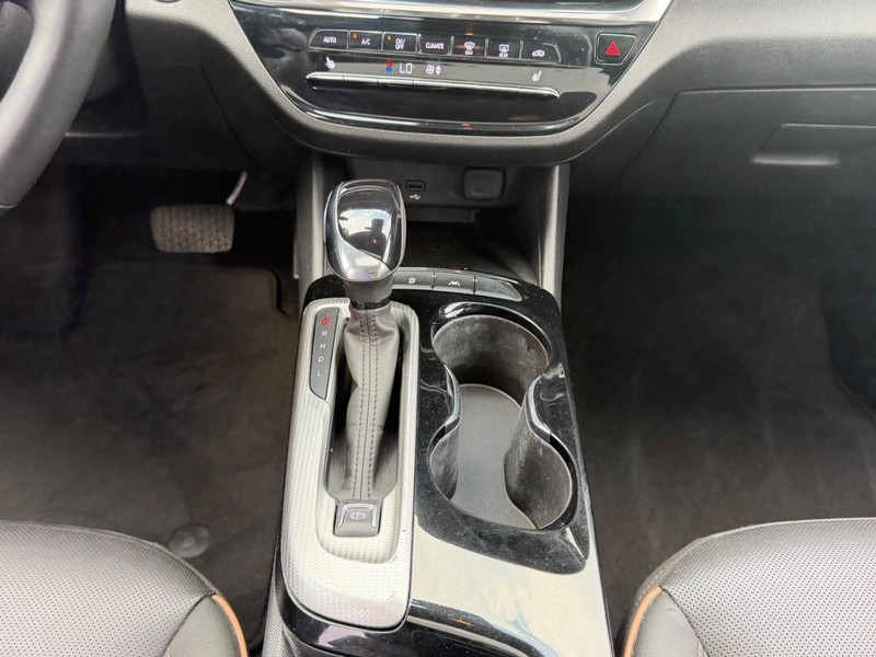 Buick Envista Vehicle Full-screen Gallery Image 16