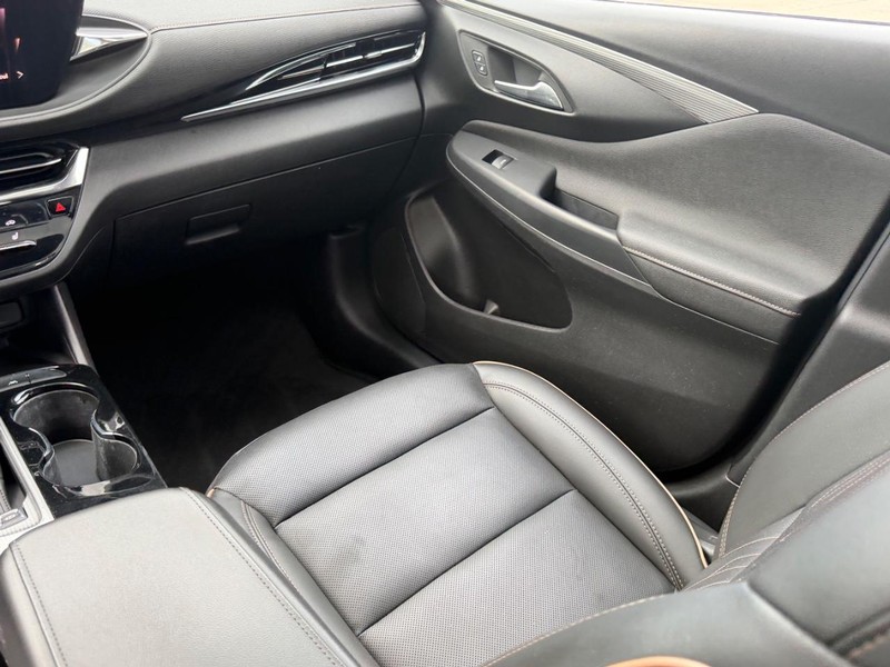 Buick Envista Vehicle Full-screen Gallery Image 17