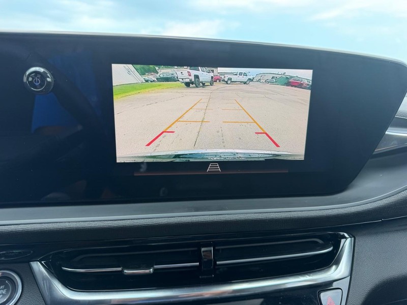 Buick Envista Vehicle Full-screen Gallery Image 21