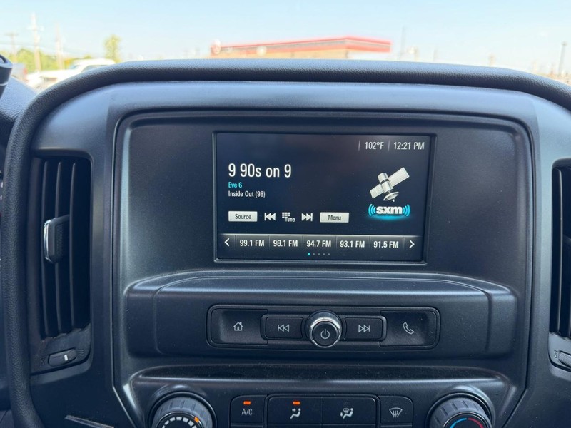 GMC Sierra 2500HD Vehicle Full-screen Gallery Image 11