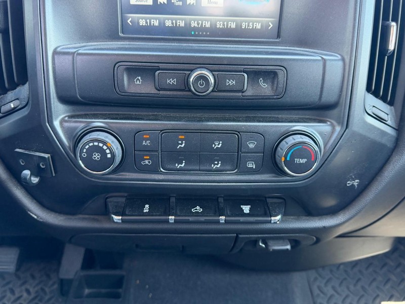 GMC Sierra 2500HD Vehicle Full-screen Gallery Image 12