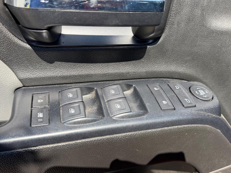 GMC Sierra 2500HD Vehicle Full-screen Gallery Image 14