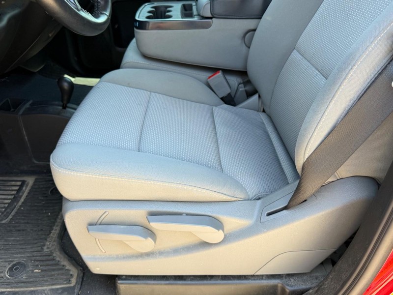 GMC Sierra 2500HD Vehicle Full-screen Gallery Image 15