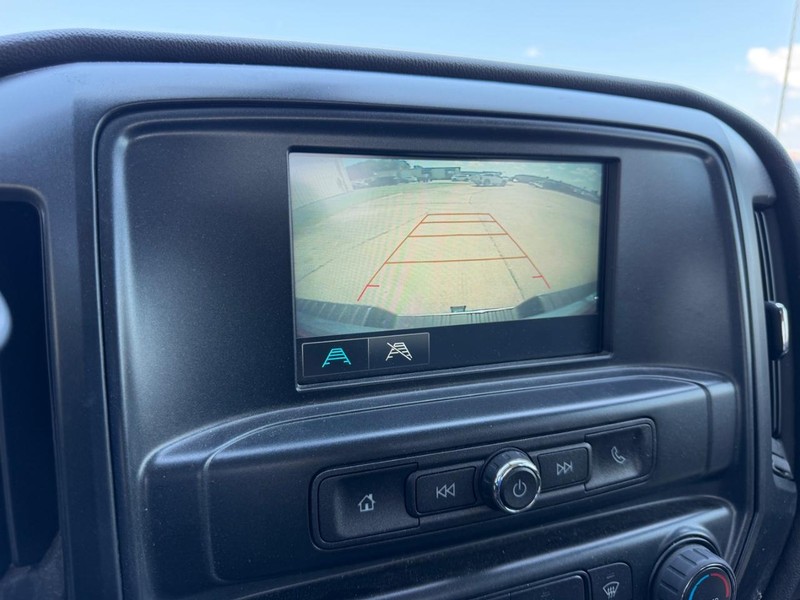GMC Sierra 2500HD Vehicle Full-screen Gallery Image 17