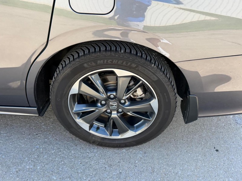 Honda Odyssey Vehicle Full-screen Gallery Image 7