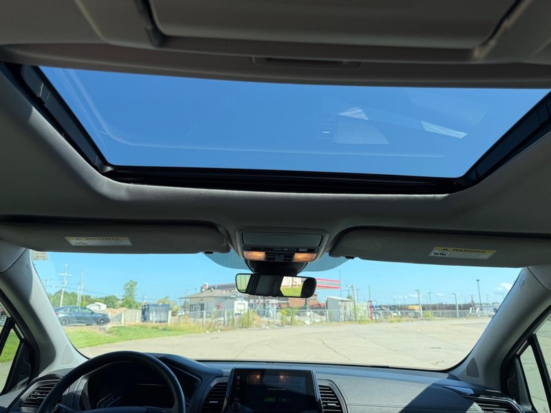 Honda Odyssey Vehicle Full-screen Gallery Image 12