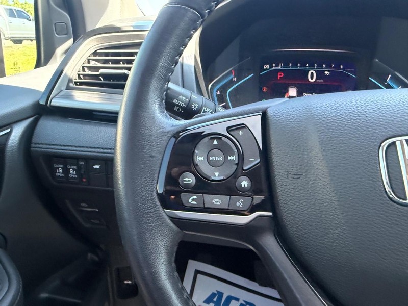 Honda Odyssey Vehicle Full-screen Gallery Image 15