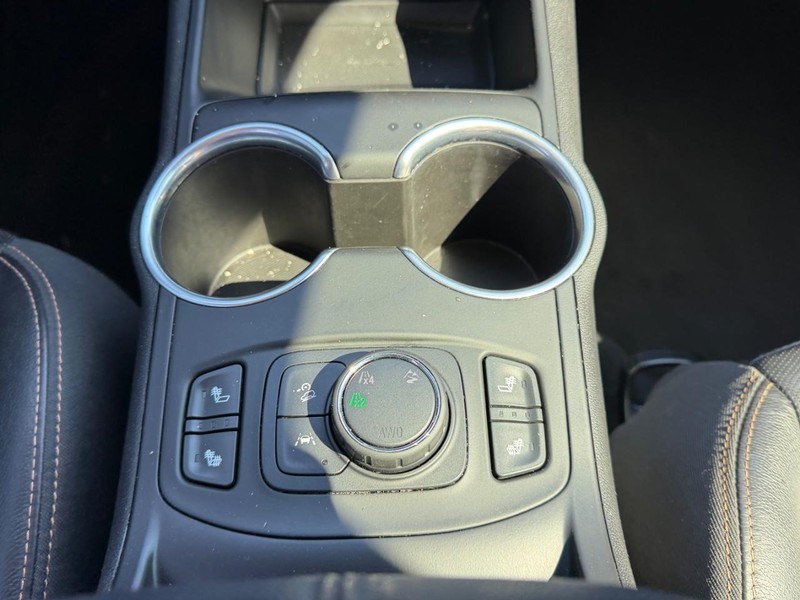 GMC Terrain Vehicle Full-screen Gallery Image 14