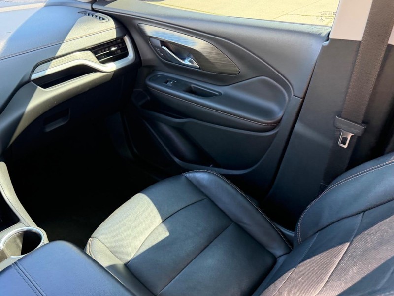 GMC Terrain Vehicle Full-screen Gallery Image 15