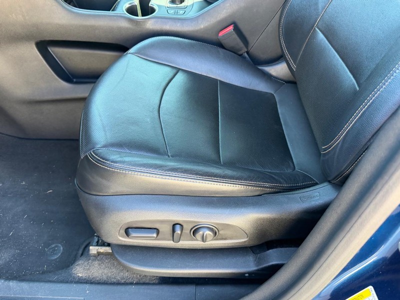 GMC Terrain Vehicle Full-screen Gallery Image 17