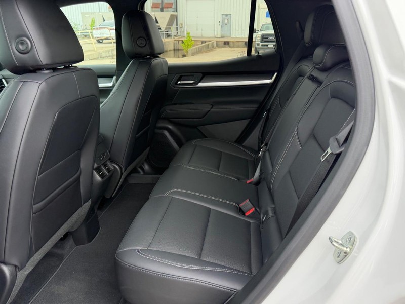 GMC Terrain Vehicle Full-screen Gallery Image 8