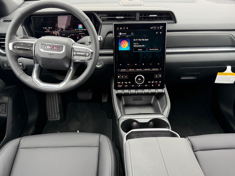 GMC Terrain Vehicle Full-screen Gallery Image 9
