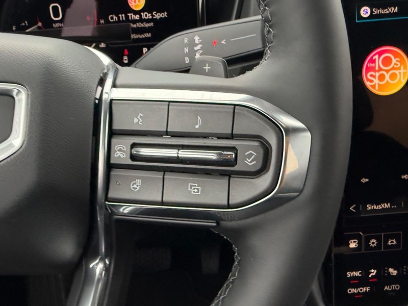 GMC Terrain Vehicle Full-screen Gallery Image 12
