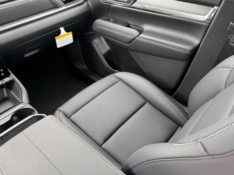 GMC Terrain Vehicle Full-screen Gallery Image 16