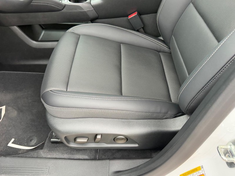 GMC Terrain Vehicle Full-screen Gallery Image 19