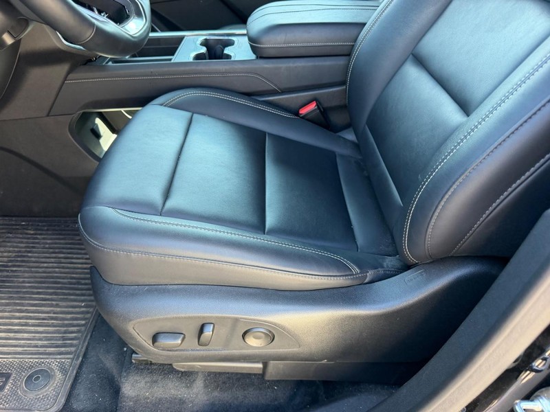 GMC Acadia Vehicle Full-screen Gallery Image 20